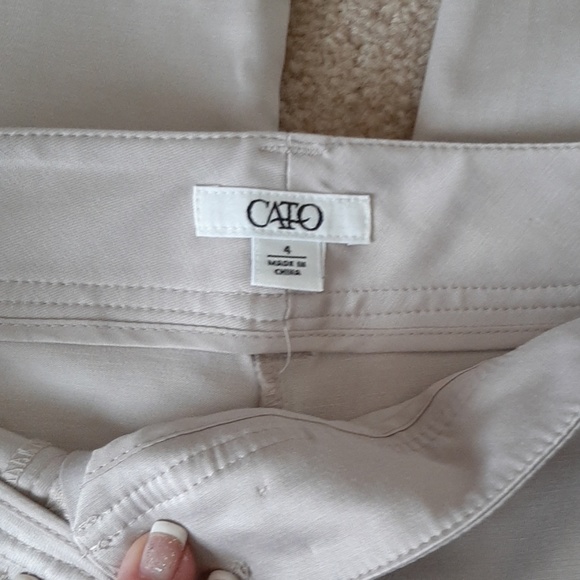 EUC Cato  Khaki Capris - Picture 2 of 4